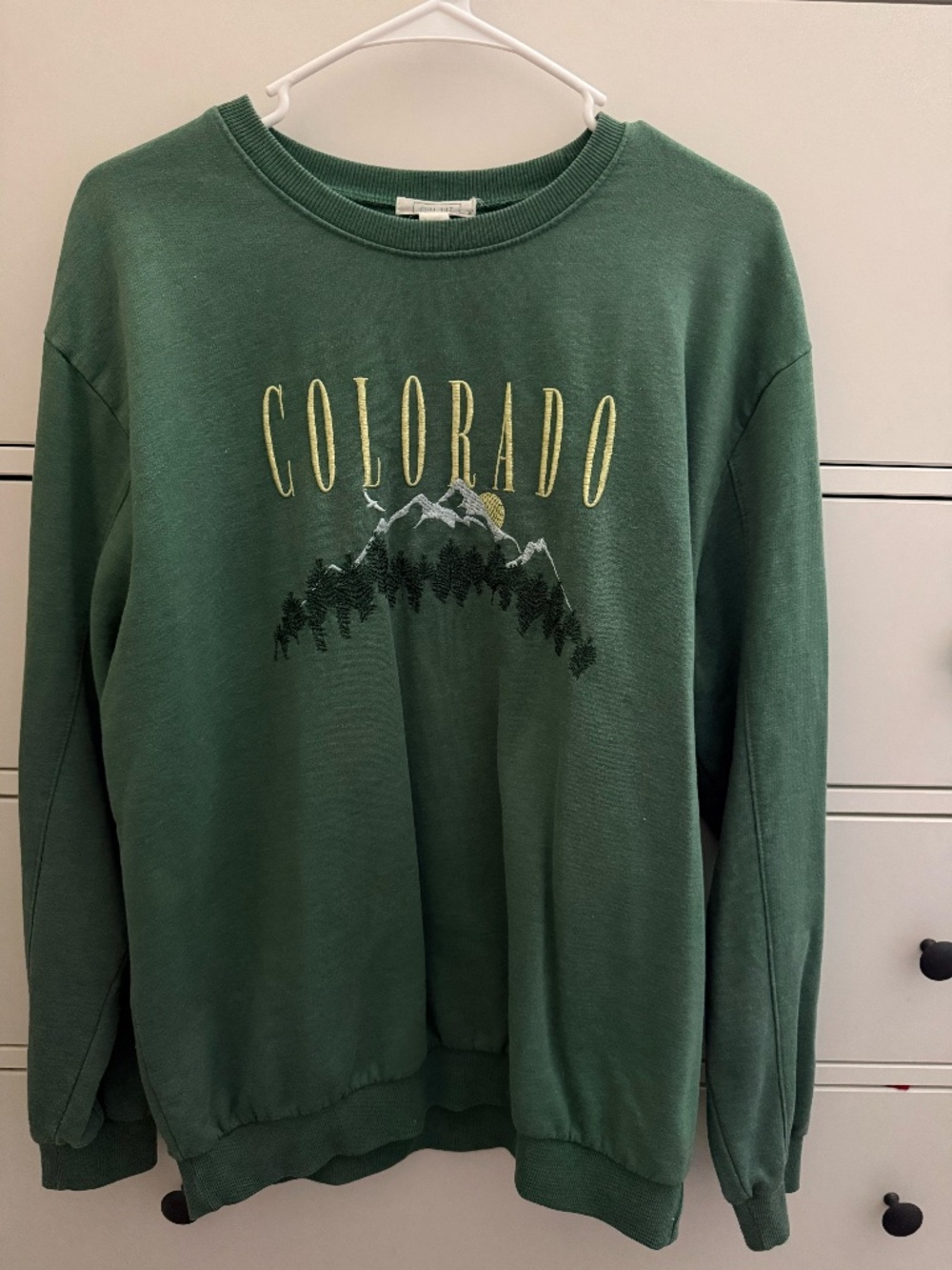 FULL TILT Colorado Womens Embroidered Crewneck Sweatshirt